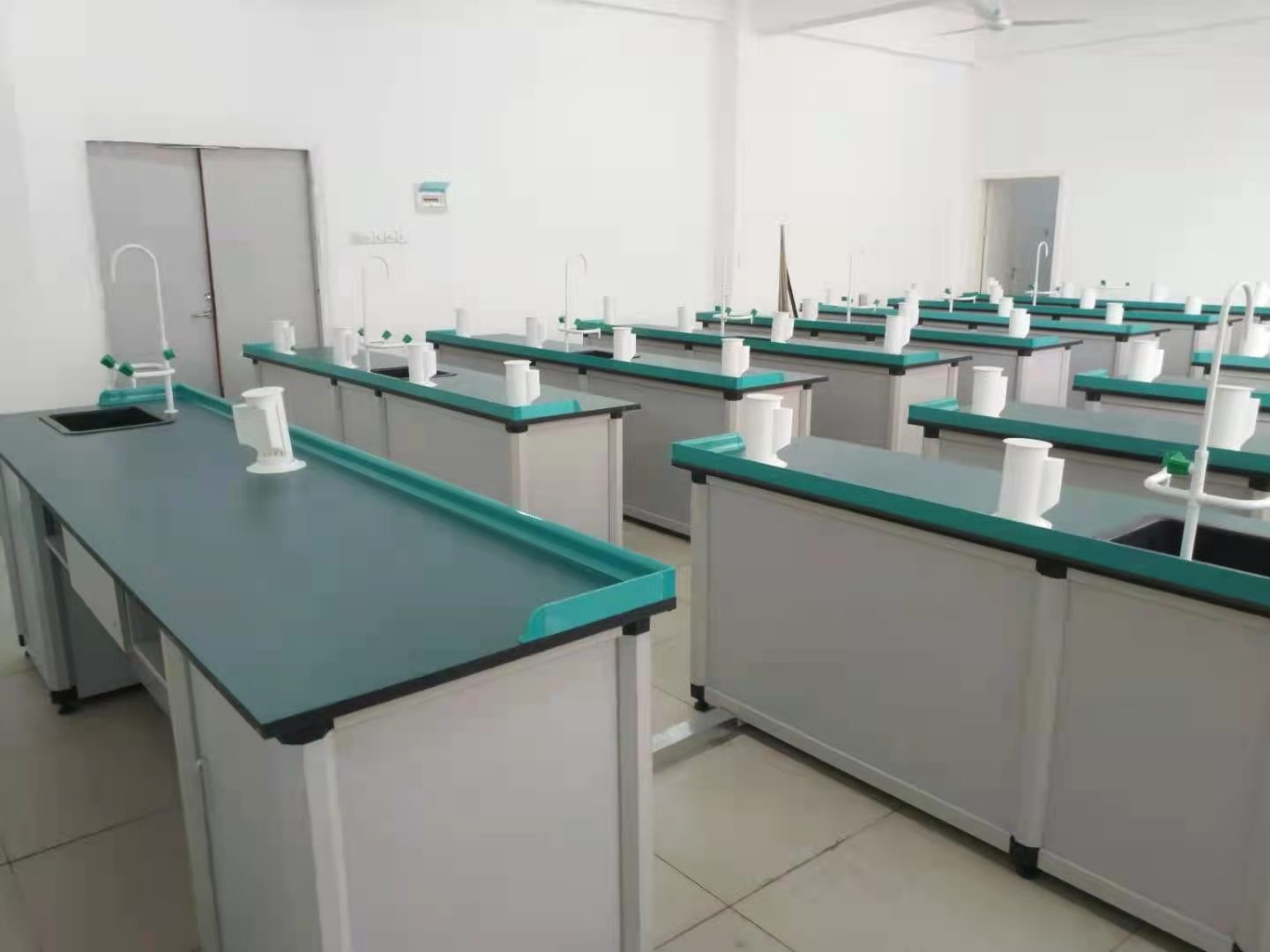 初高中理化生普通實(shí)驗(yàn)室