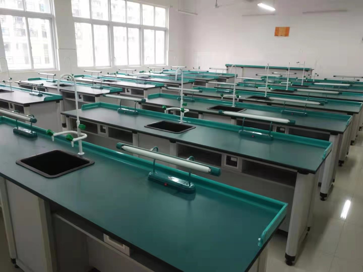 初高中理化生普通實(shí)驗(yàn)室