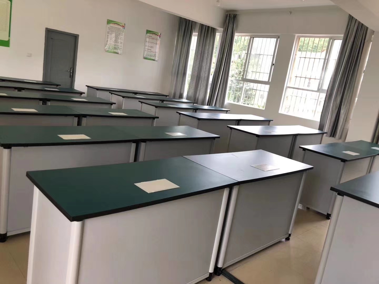 初高中理化生普通實(shí)驗(yàn)室